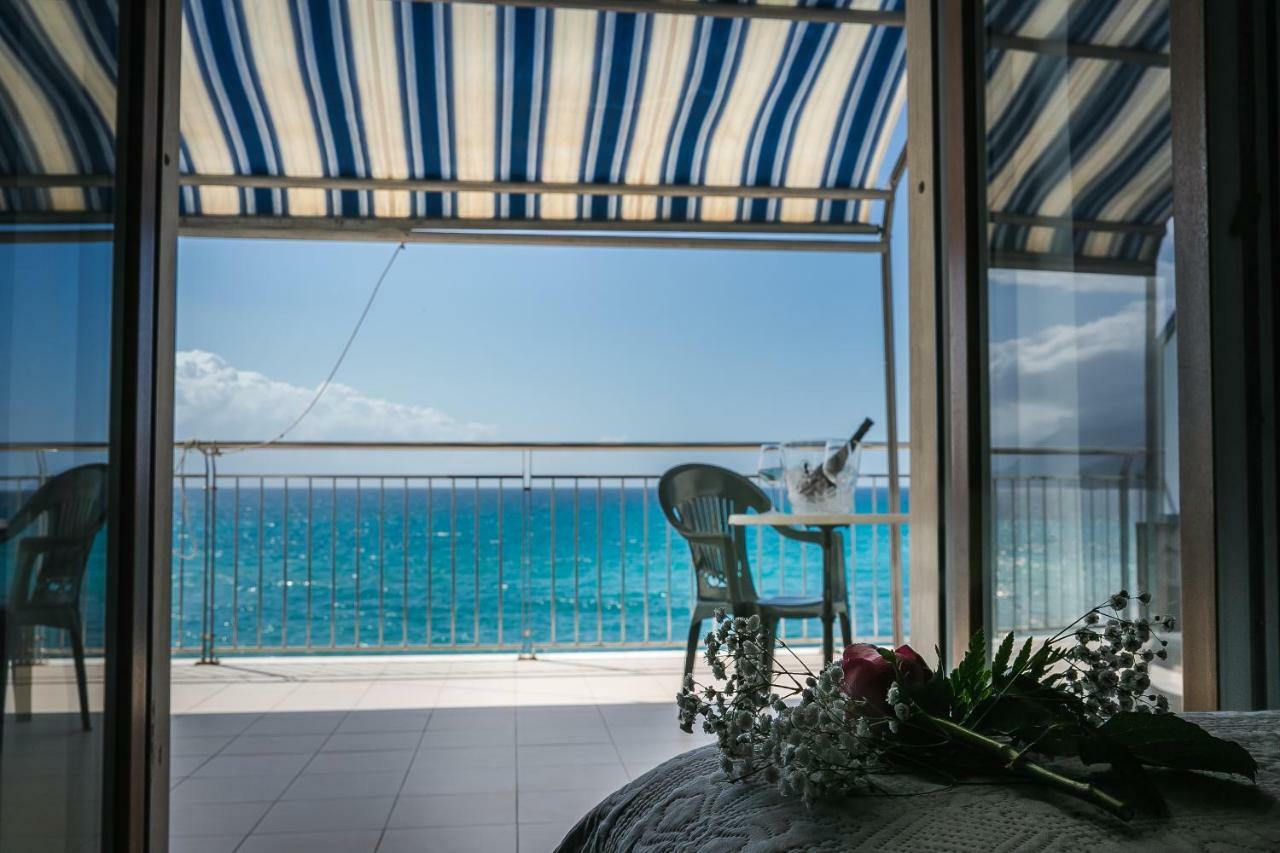 Hotel La Perla Виламаре Екстериор снимка